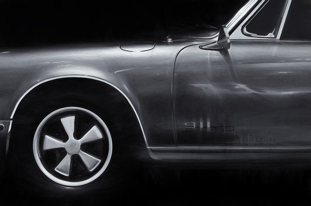 Srebrne Porsche