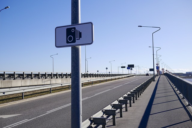 znak na autostradzie